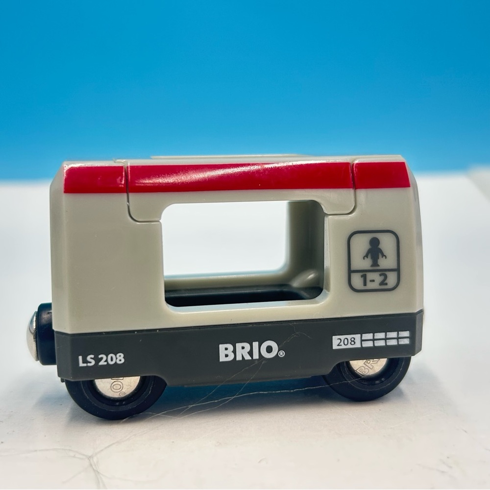 Brio World Wooden Railway Replacement Shuttle Train Passenger LS 208 Magnetic
